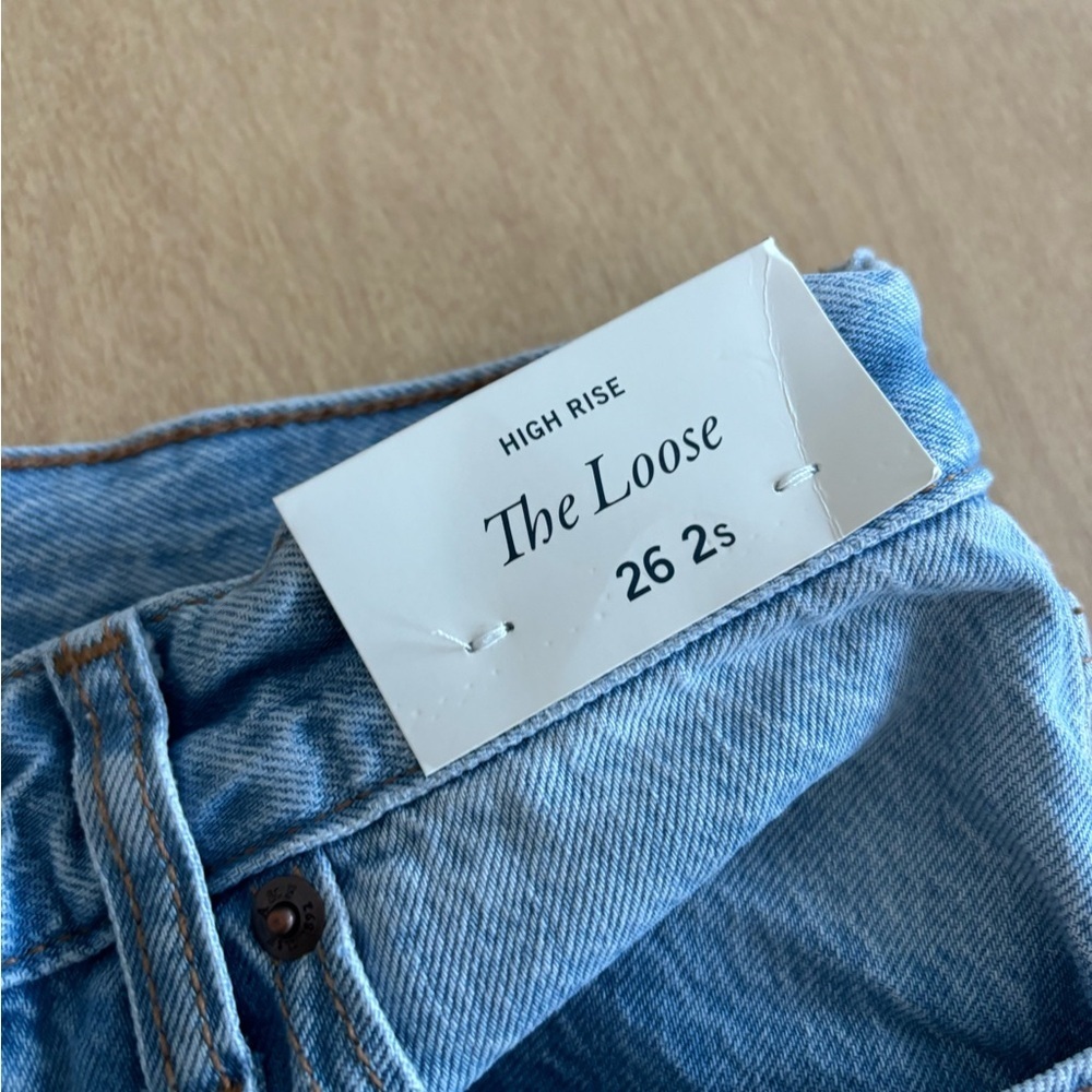 Abercrombie and Fitch loose high waist medium color 26 short nwt - Picture 4 of 7